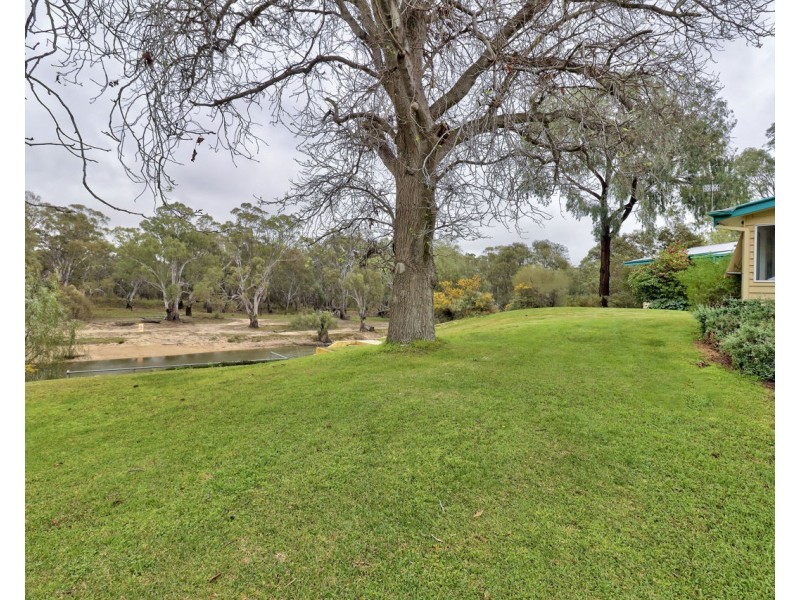 132 Quarry Street, Deniliquin NSW 2710