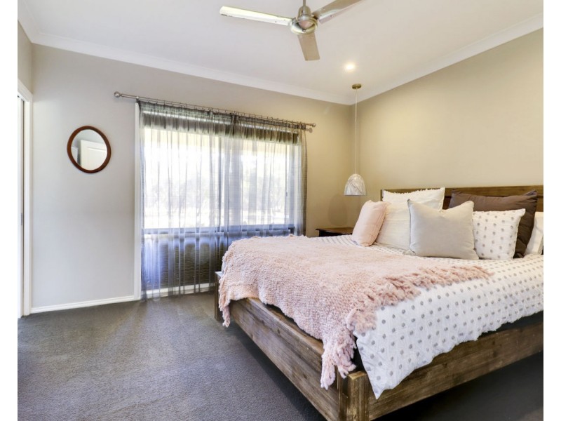 49 Pindara Lane, Deniliquin NSW 2710