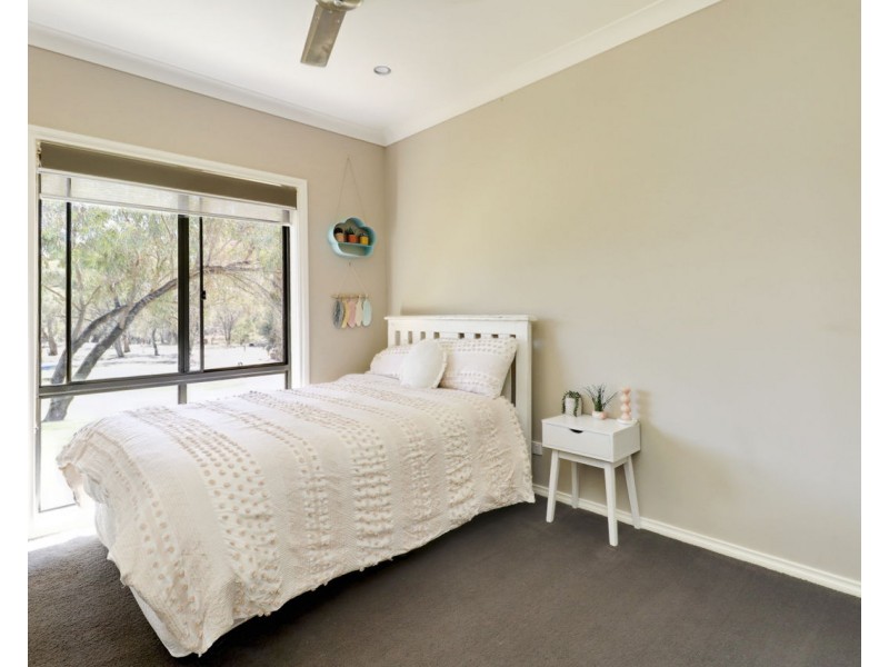 49 Pindara Lane, Deniliquin NSW 2710