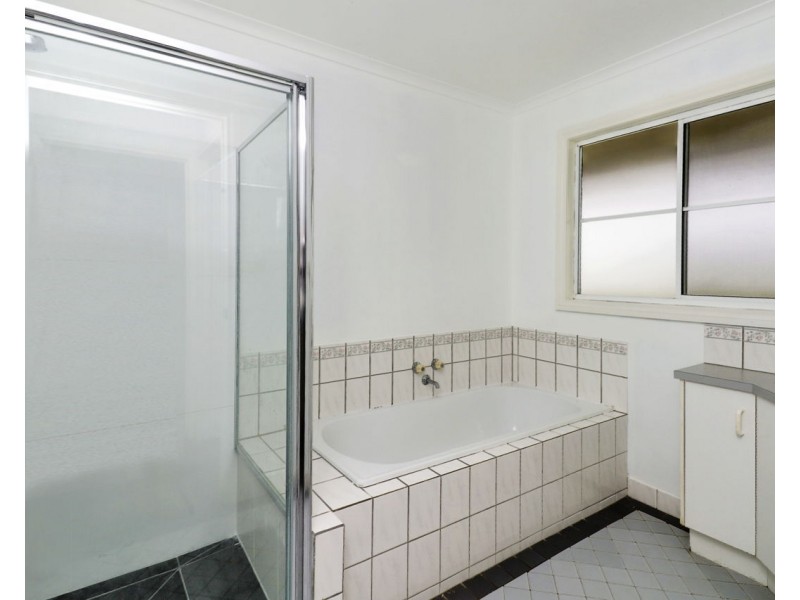 5 Chandler Crt, Deniliquin NSW 2710