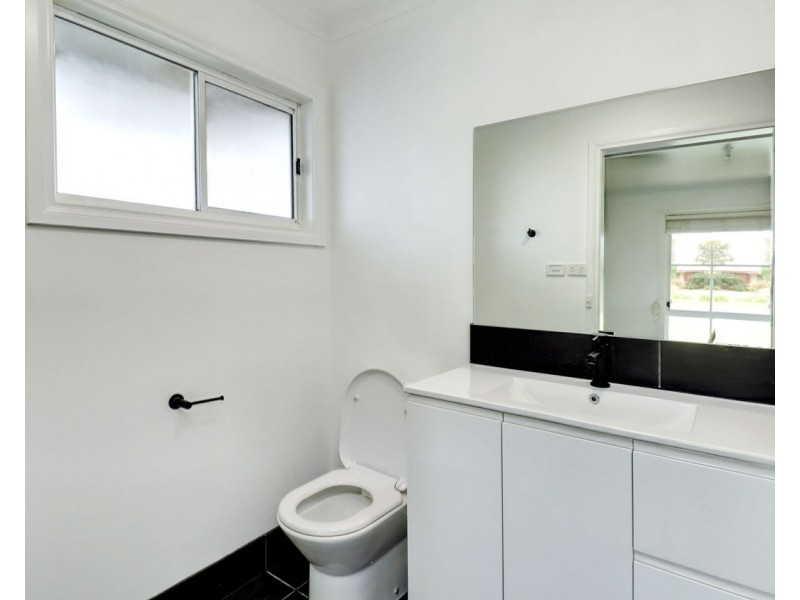 5 Chandler Crt, Deniliquin NSW 2710