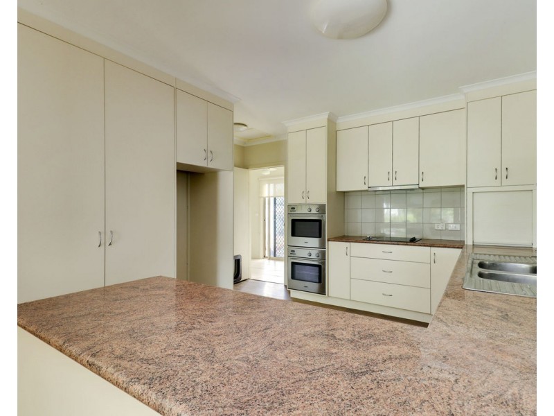 228 Burchfield Ave, Deniliquin NSW 2710