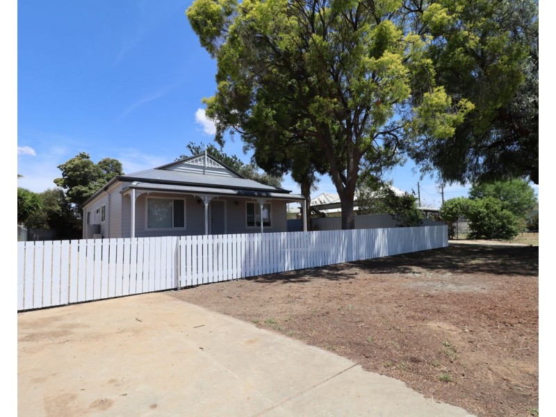 284 Harfleur Street, Deniliquin NSW 2710