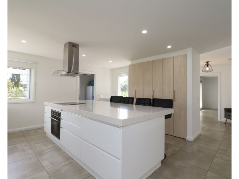 336-338 Hodgkins Street, Deniliquin NSW 2710