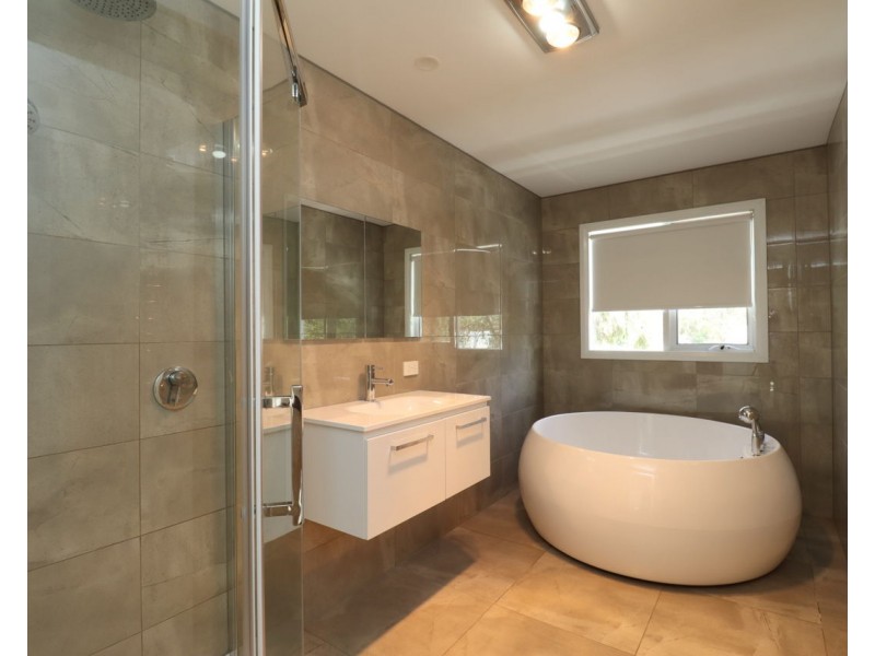 336-338 Hodgkins Street, Deniliquin NSW 2710