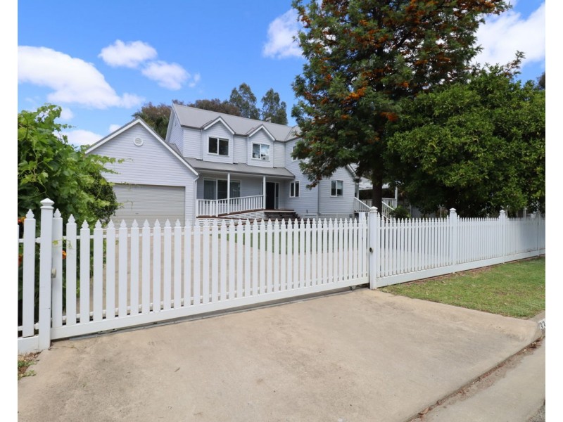 336-338 Hodgkins Street, Deniliquin NSW 2710