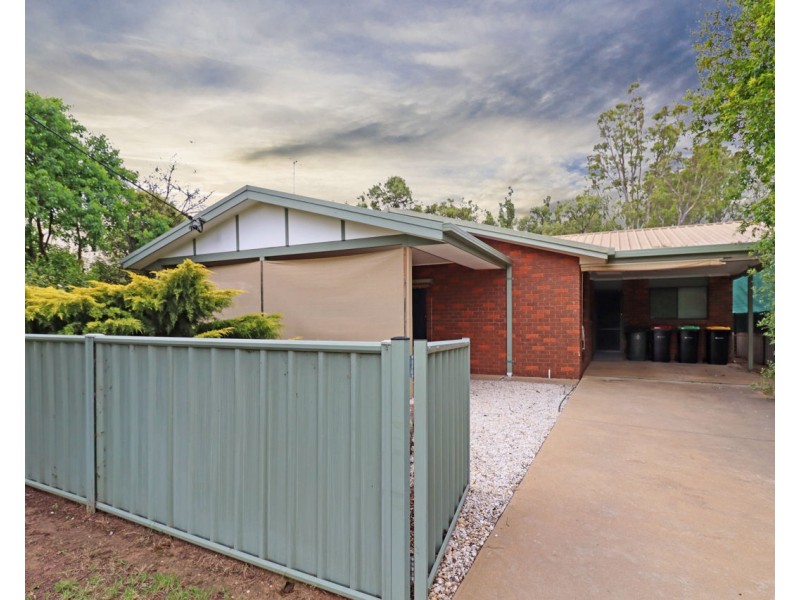 1/325 Poictiers Street, Deniliquin NSW 2710