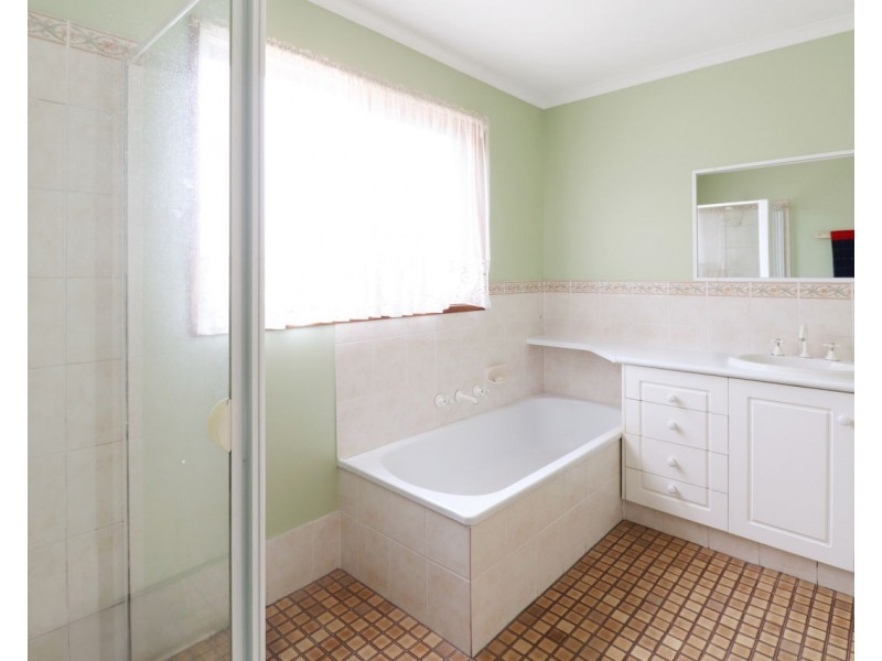 1/325 Poictiers Street, Deniliquin NSW 2710