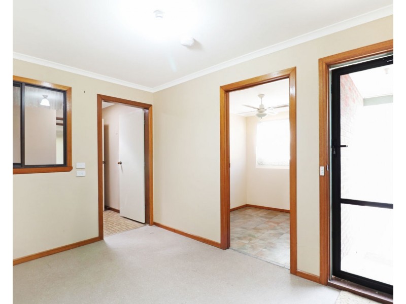 1/325 Poictiers Street, Deniliquin NSW 2710