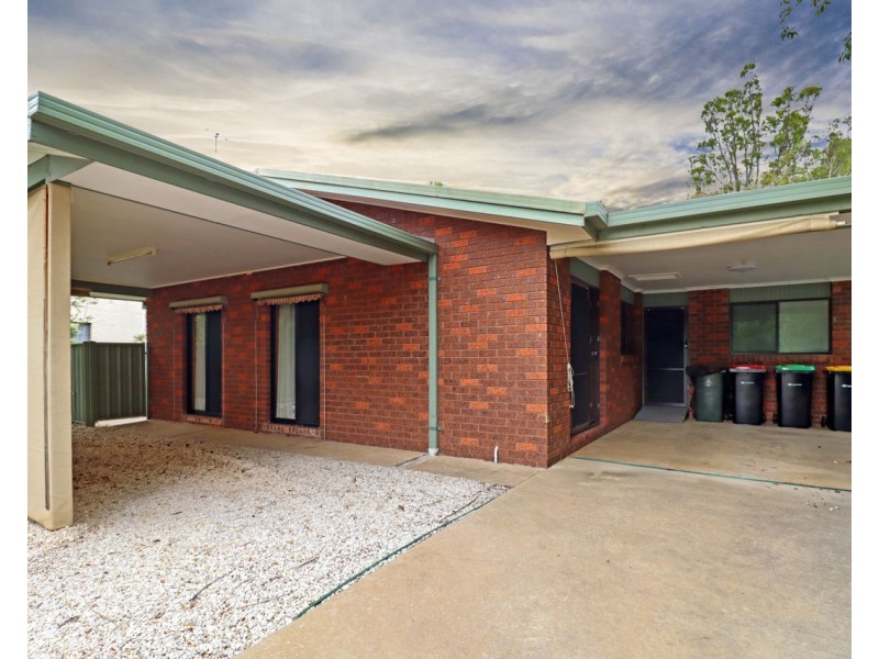 1/325 Poictiers Street, Deniliquin NSW 2710