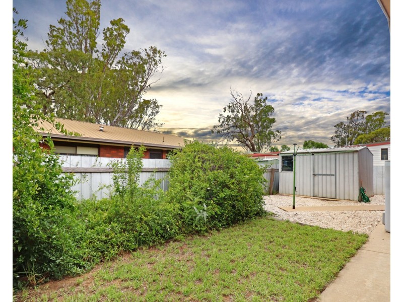 1/325 Poictiers Street, Deniliquin NSW 2710