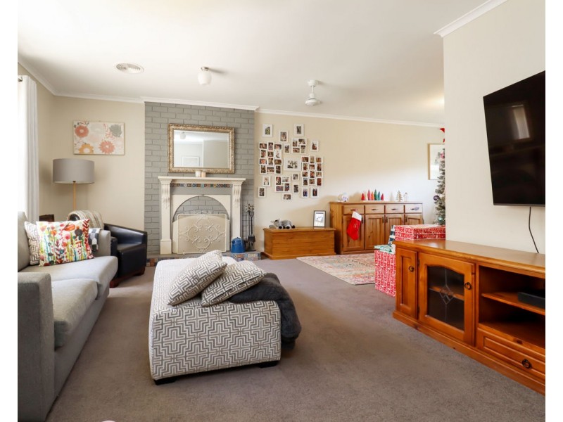 163 Faulkner Street, Deniliquin NSW 2710