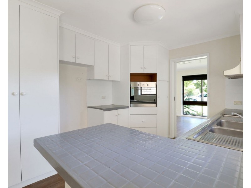 4 Holden Crt, Deniliquin NSW 2710