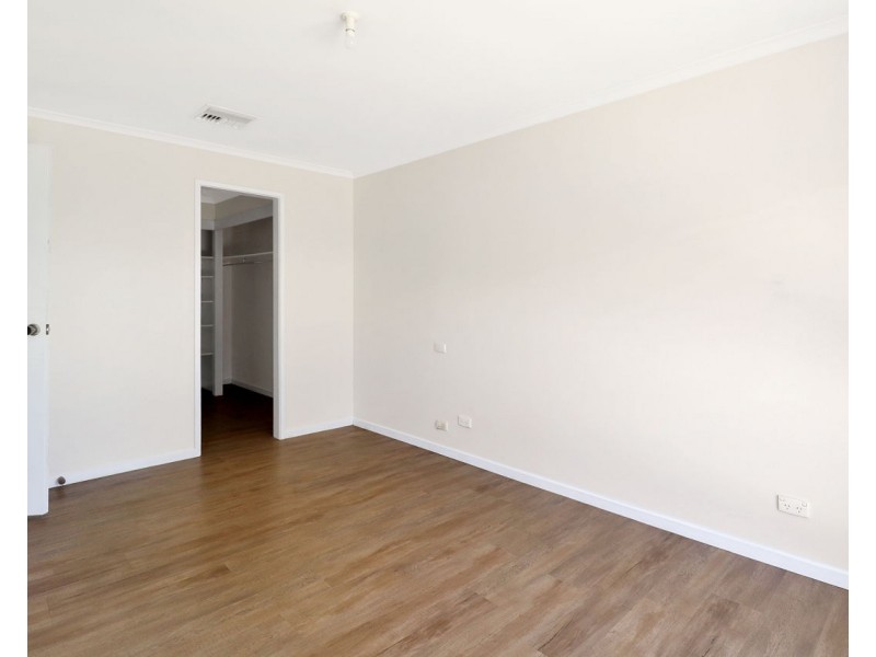 4 Holden Crt, Deniliquin NSW 2710