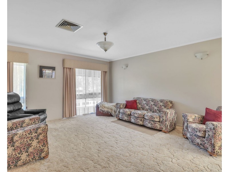 321 Jameson Street, Deniliquin NSW 2710
