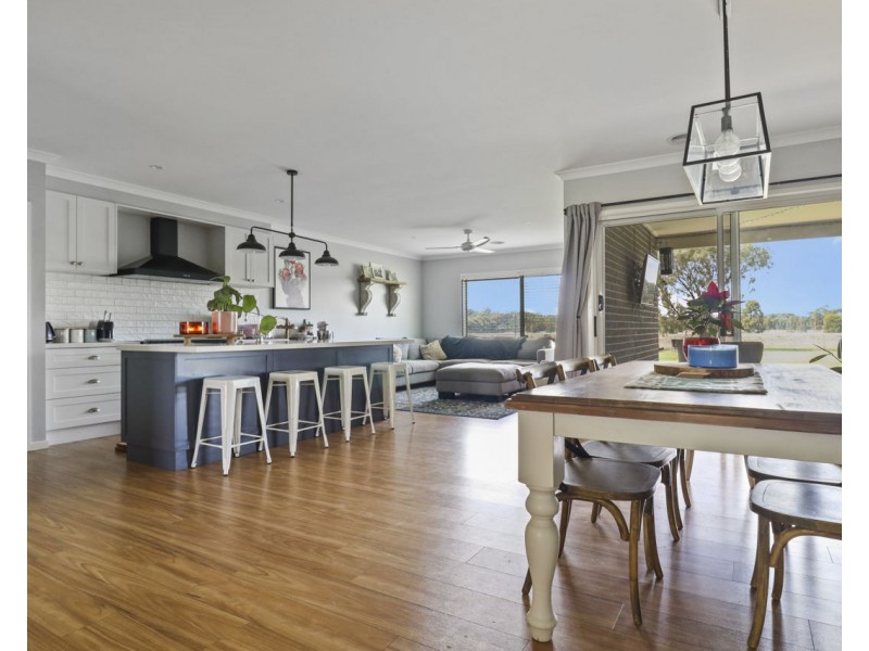 607 Ochtertyre Street, Deniliquin NSW 2710