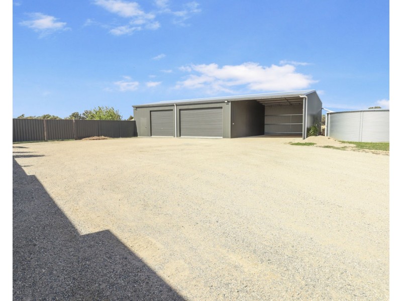 607 Ochtertyre Street, Deniliquin NSW 2710