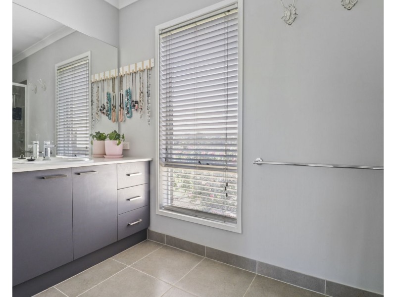 607 Ochtertyre Street, Deniliquin NSW 2710