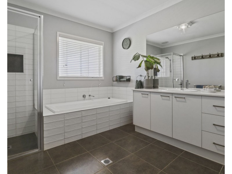 607 Ochtertyre Street, Deniliquin NSW 2710