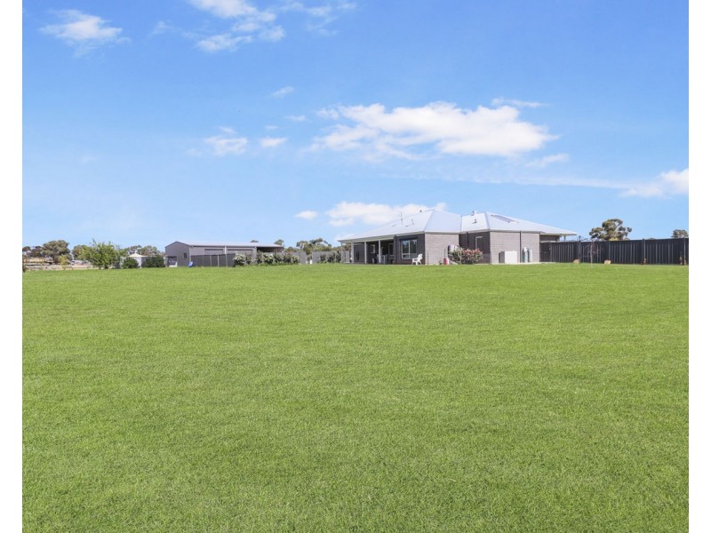 607 Ochtertyre Street, Deniliquin NSW 2710