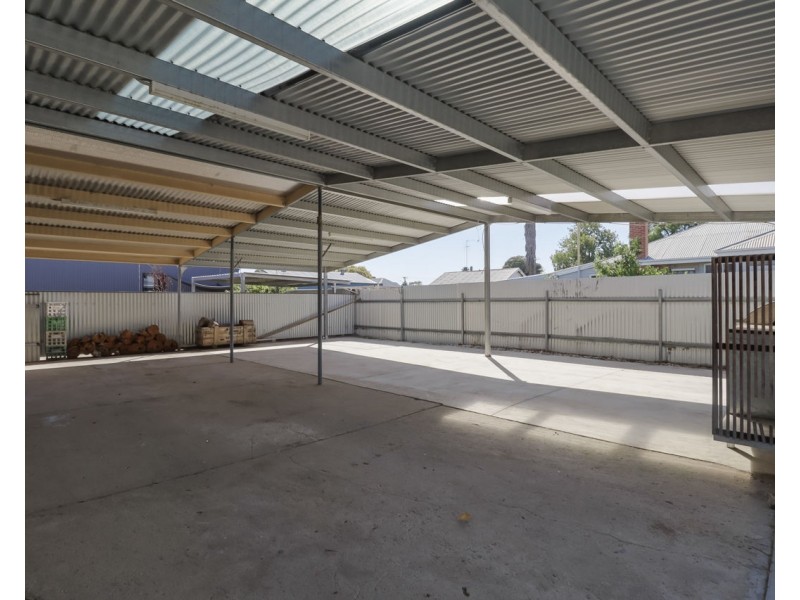 129 Wellington Street, Deniliquin NSW 2710