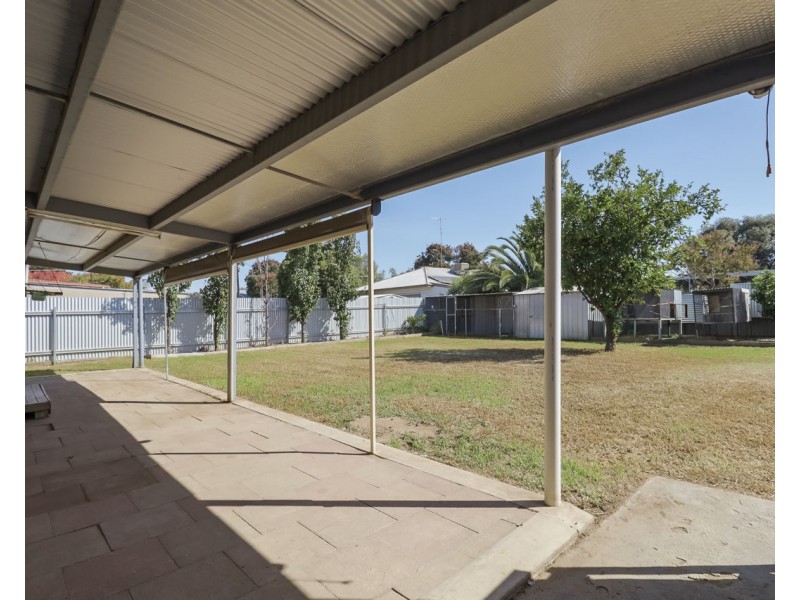 129 Wellington Street, Deniliquin NSW 2710