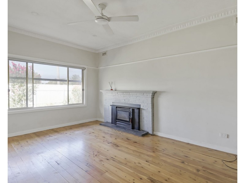 129 Wellington Street, Deniliquin NSW 2710