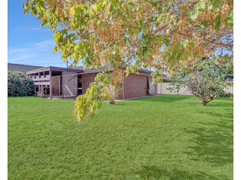13 Watson Crt, Deniliquin NSW 2710