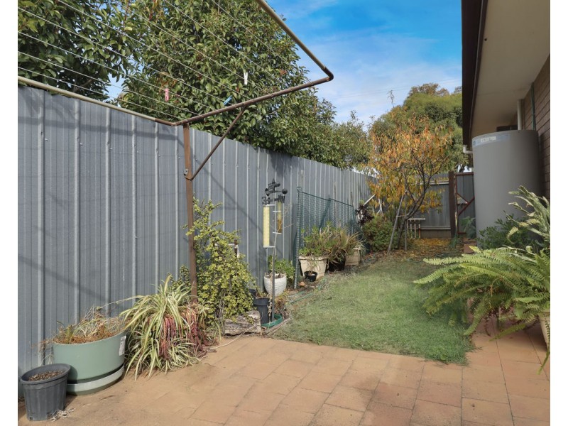 1/305-307 Wood Street, Deniliquin NSW 2710