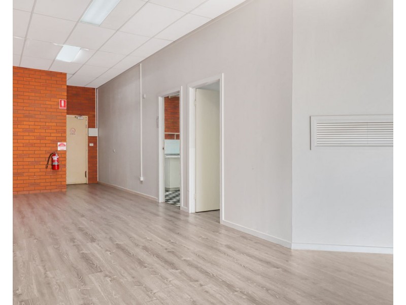 2/347 Cressy Street, Deniliquin NSW 2710