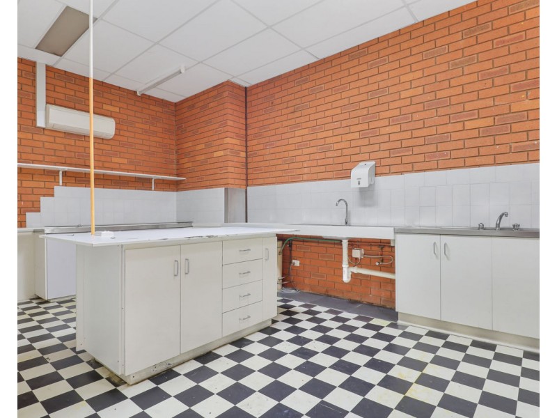 2/347 Cressy Street, Deniliquin NSW 2710