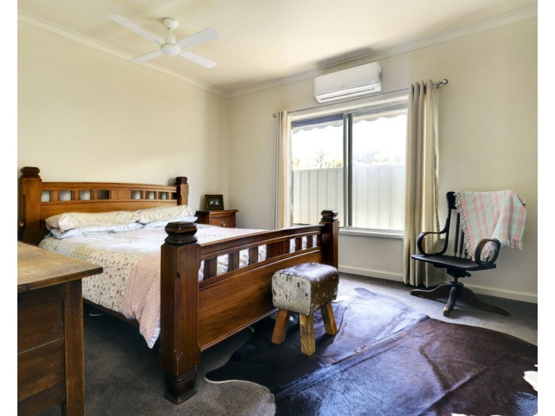 514 Poictiers Street, Deniliquin NSW 2710