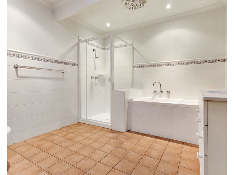 300 Noyes Street, Deniliquin NSW 2710