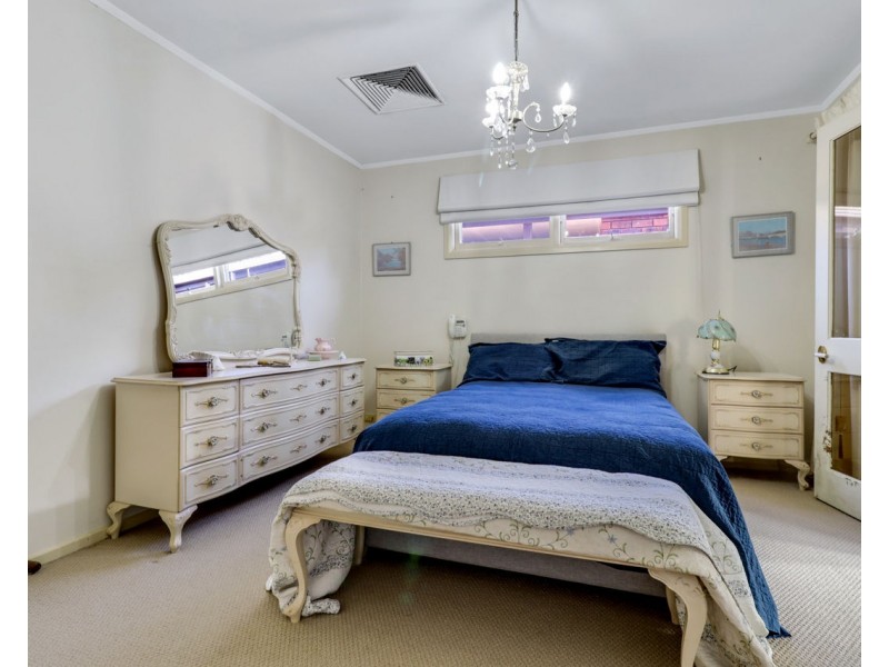 300 Noyes Street, Deniliquin NSW 2710