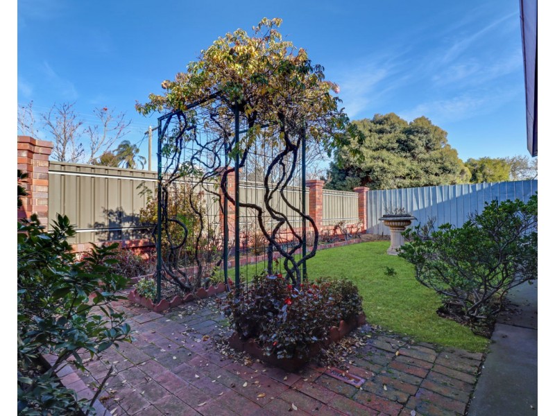 300 Noyes Street, Deniliquin NSW 2710