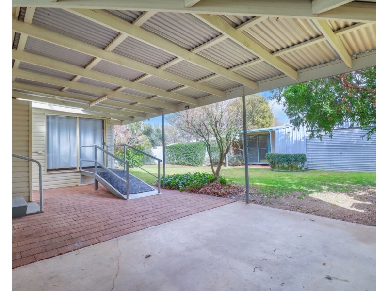 254 Henry Street, Deniliquin NSW 2710