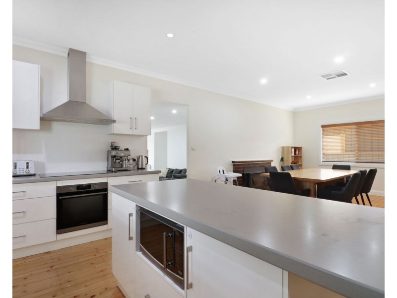 482 Cressy Street, Deniliquin NSW 2710