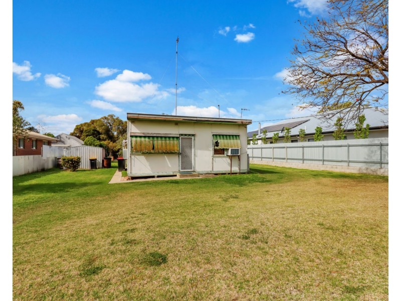 257 River Street, Deniliquin NSW 2710