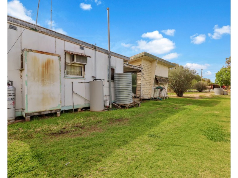 257 River Street, Deniliquin NSW 2710