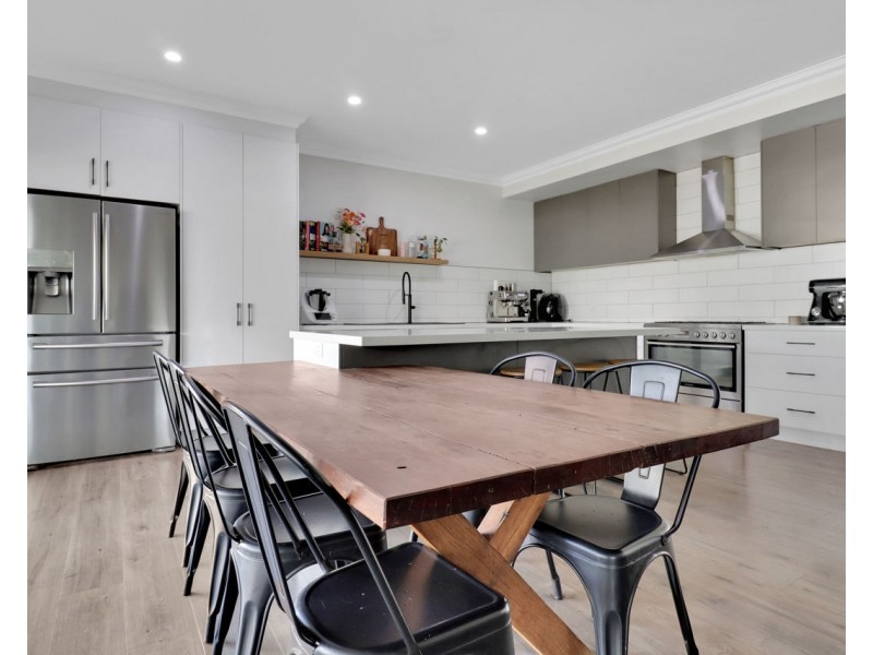 236 Burchfield Avenue, Deniliquin NSW 2710