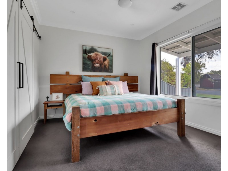 236 Burchfield Avenue, Deniliquin NSW 2710