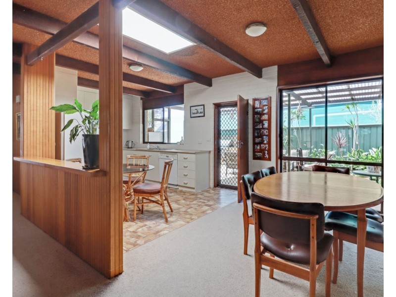 13 Greaves Cres, Deniliquin NSW 2710