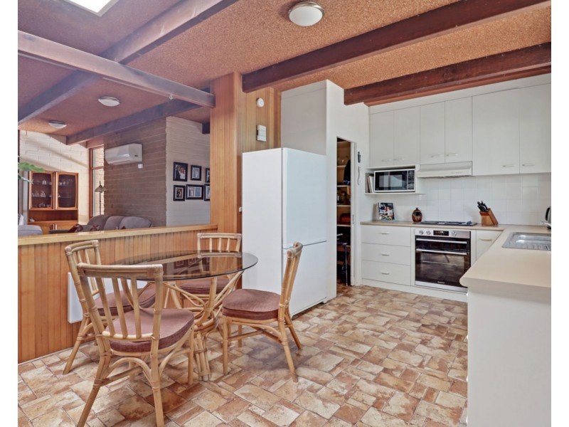 13 Greaves Cres, Deniliquin NSW 2710