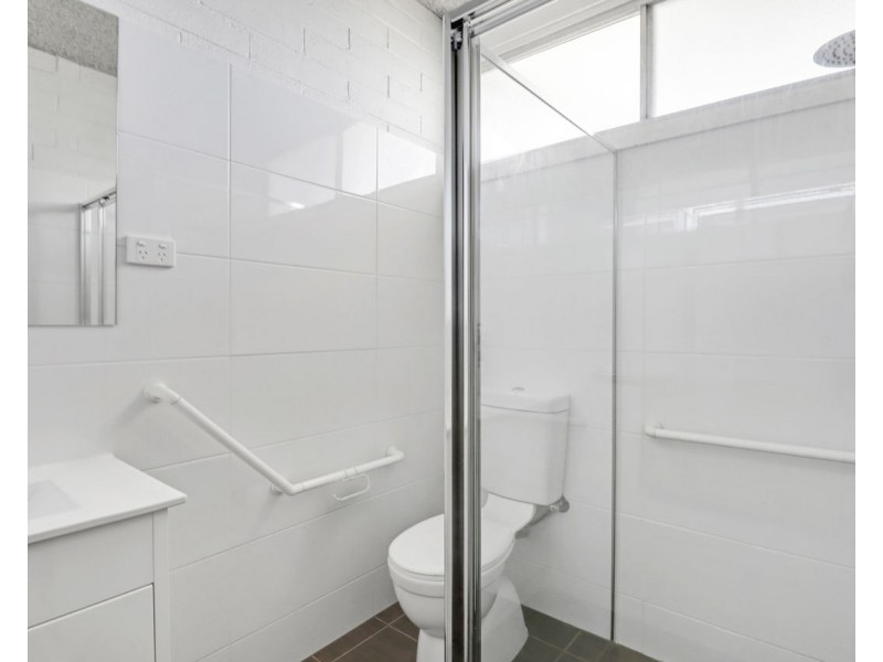 13 Greaves Cres, Deniliquin NSW 2710