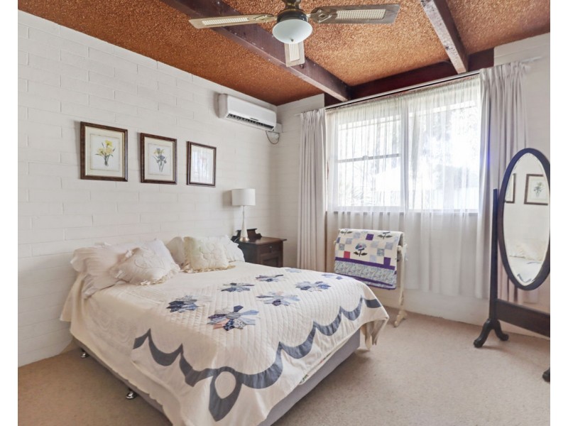 13 Greaves Cres, Deniliquin NSW 2710