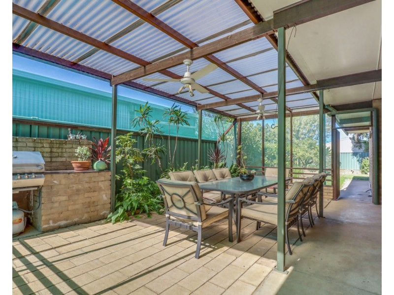 13 Greaves Cres, Deniliquin NSW 2710