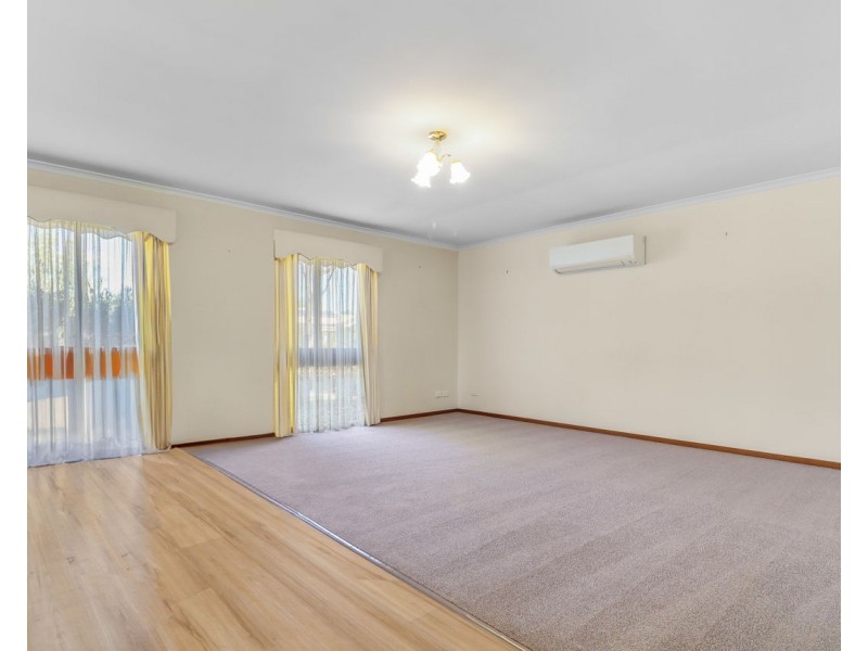 401 Campbell Cres, Deniliquin NSW 2710