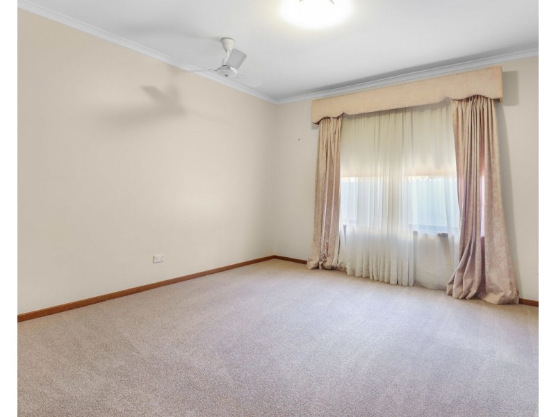 401 Campbell Cres, Deniliquin NSW 2710