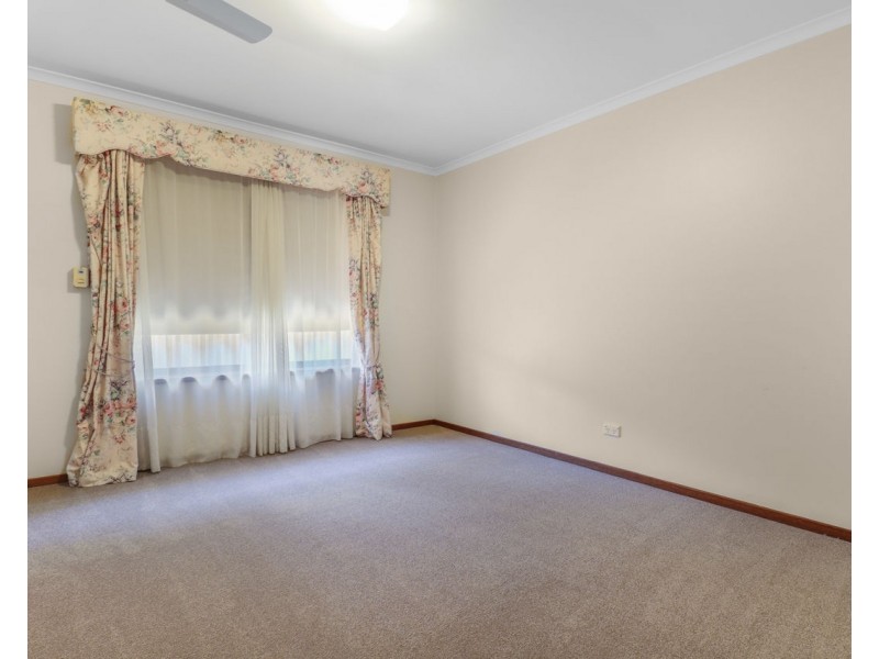 401 Campbell Cres, Deniliquin NSW 2710
