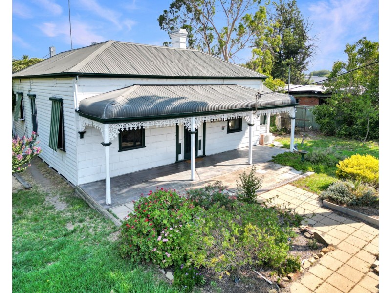 105 Edwardes Street, Deniliquin NSW 2710